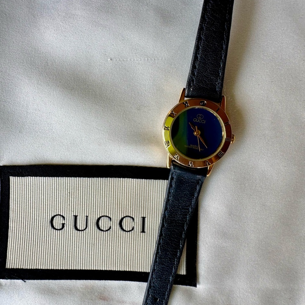 Vintage Gucci 3000L Series Gold-Tone Watch - Picture 3 of 7